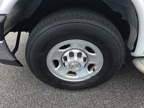 Used 2024 Chevrolet Express 2500 w/ Driver Convenience Package image 6