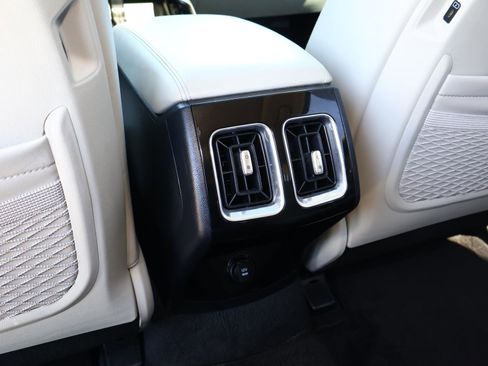 Used 2025 Kia Sorento SX image 14