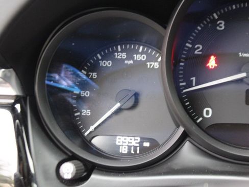 Used 2025 Porsche Macan image 24