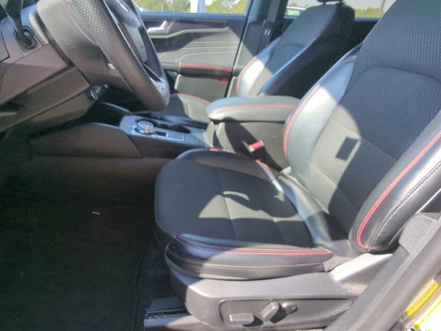 Used 2025 Ford Escape ST-Line FWD image 10