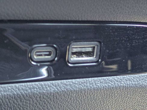 Used 2025 Buick Enclave Preferred FWD image 24
