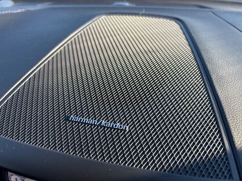 Used 2023 Volvo XC60 B5 Ultimate w/ Climate Package image 21