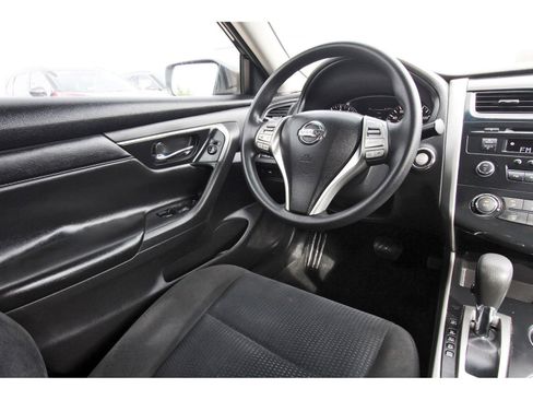 Used 2015 Nissan Altima 2.5 S w/ Power Driver Seat Package FWD image 10