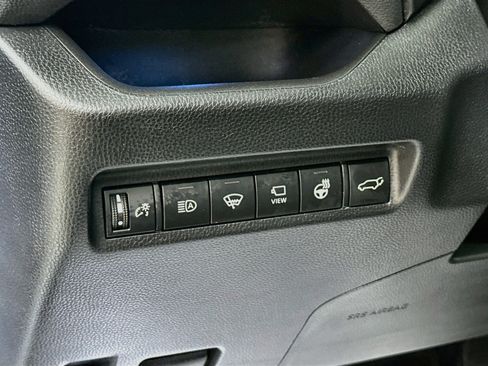 Used 2022 Toyota RAV4 XSE AWD/4WD image 10