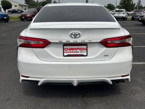 Used 2020 Toyota Camry SE FWD image 6