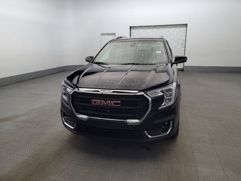 Used 2024 GMC Terrain SLT image 15