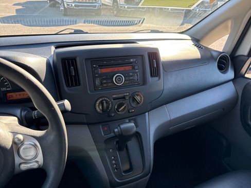 Used 2017 Nissan NV200 SV image 18