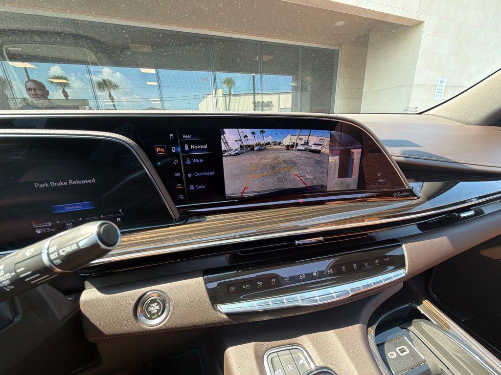 Used 2023 Cadillac Escalade ESV Sport w/ LPO, ONYX Package AWD/4WD image 11