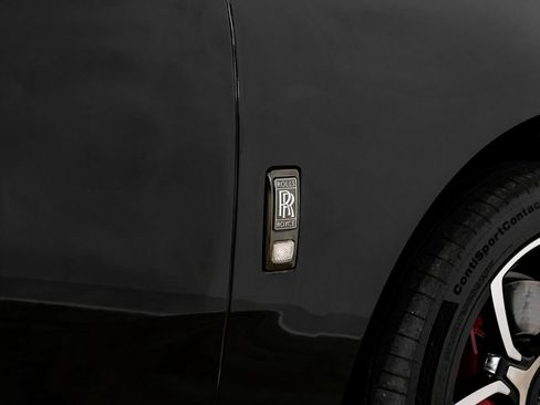 Used 2022 Rolls-Royce Cullinan Black Badge w/ Dark Exterior Package AWD/4WD image 56