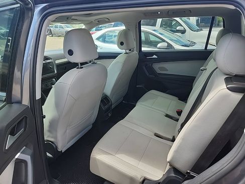 Used 2019 Volkswagen Tiguan SE FWD image 18