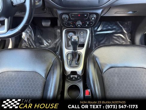 Used 2020 Jeep Compass Latitude w/ Cold Weather Group AWD/4WD image 22