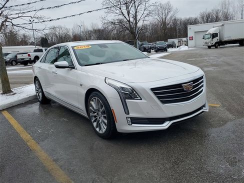 Used 2018 Cadillac CT6 Luxury image 2