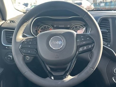 Used 2023 Jeep Cherokee Altitude Lux w/ Lux Elite Package image 17