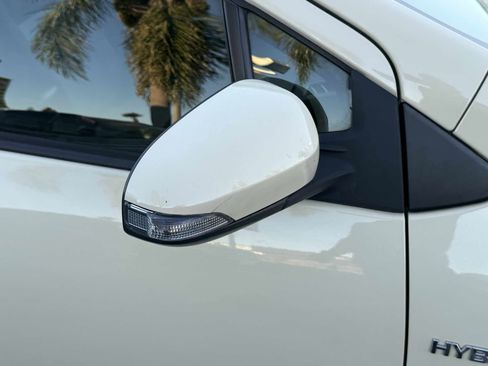 Used 2018 Toyota Prius C Two image 39