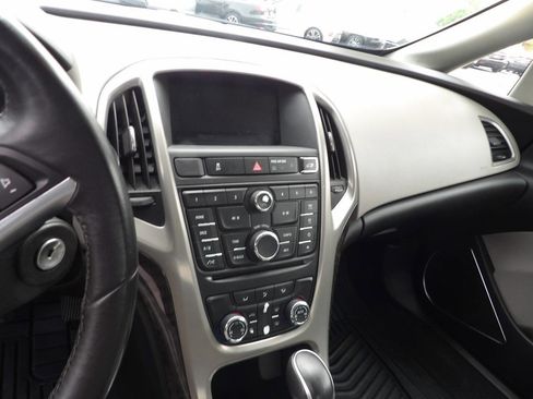 Used 2015 Buick Verano FWD image 7