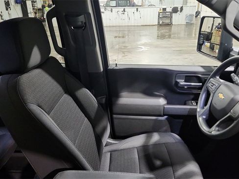 Used 2025 Chevrolet Silverado 2500 Custom w/ Custom Convenience Package image 13