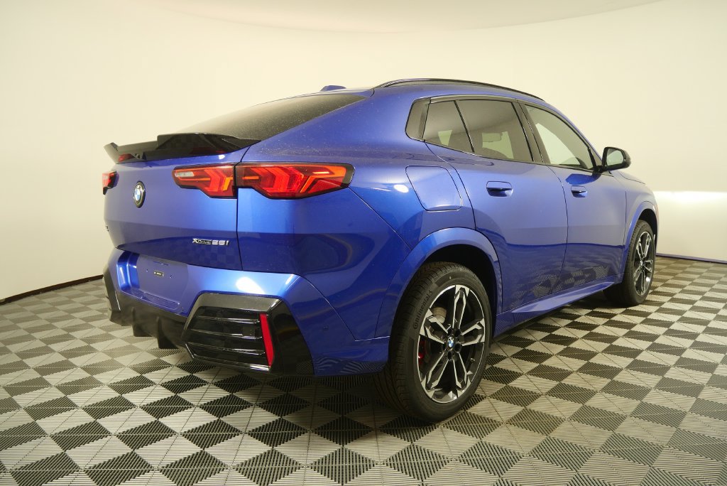 Used 2026 BMW X2 xDrive28i w/ M Sport Package AWD/4WD image 7