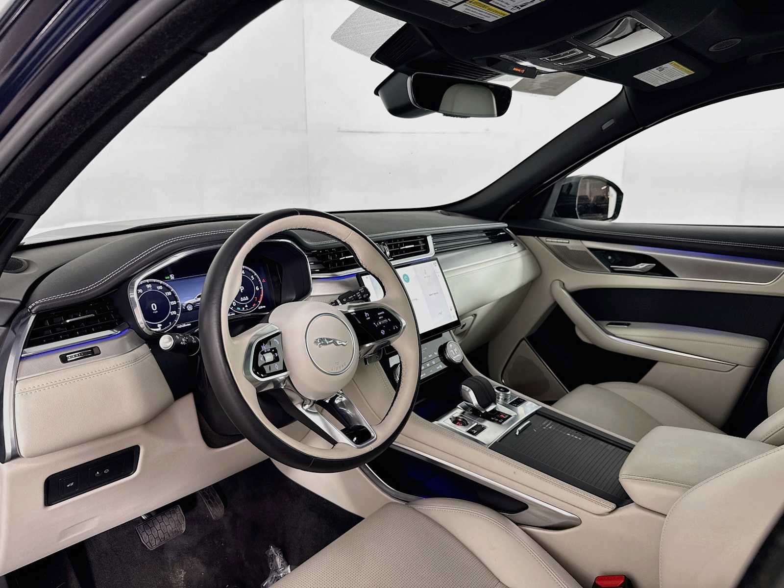 Used 2024 Jaguar F-PACE R-Dynamic S AWD/4WD image 9