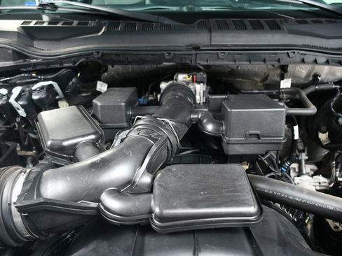 Used 2020 Ford F250 XLT w/ Snow Plow Prep Package image 26