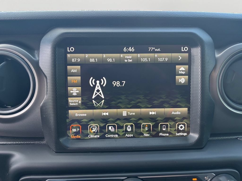 Used 2021 Jeep Gladiator Sport AWD/4WD image 18