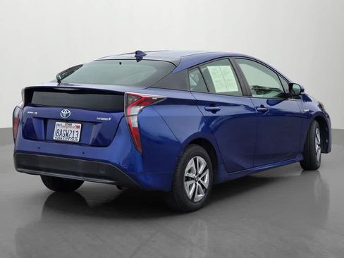 Used 2017 Toyota Prius Two w/ Prius Two Safety Plus Package FWD image 6