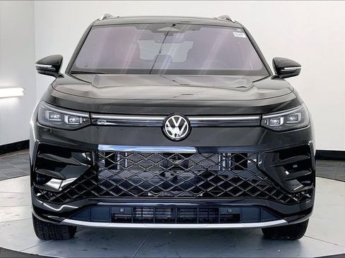 New 2026 Volkswagen Tiguan SEL R-Line AWD/4WD image 5