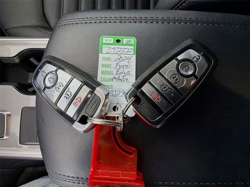 Used 2024 Ford Edge SEL w/ Convenience Package AWD/4WD image 40