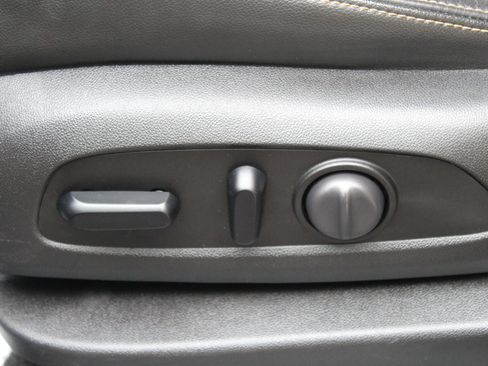 Used 2019 GMC Terrain SLT w/ Preferred Package image 24