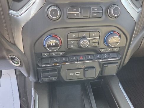 Used 2022 Chevrolet Silverado 1500 LTZ AWD/4WD image 21