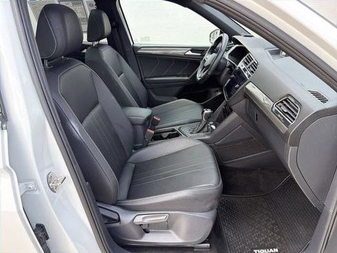 Used 2024 Volkswagen Tiguan SE R-Line FWD image 27