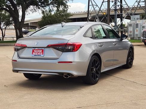 Used 2023 Honda Civic Sport image 3