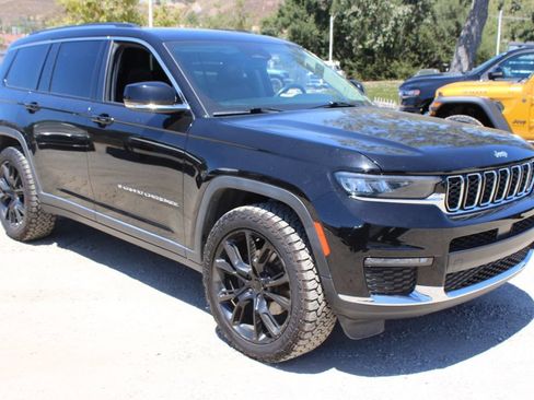 Used 2022 Jeep Grand Cherokee L Limited AWD/4WD image 3