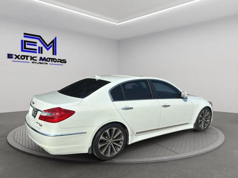 Used 2013 Hyundai Genesis 5.0 R-Spec RWD image 5