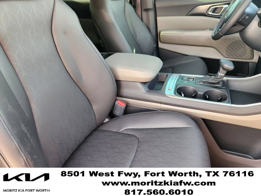 New 2026 Kia Carnival FWD image 10