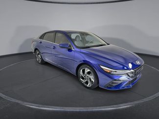 Certified 2025 Hyundai Elantra SEL w/ Cargo Package FWD video 2