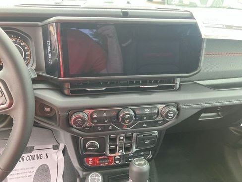 New 2026 Jeep Wrangler Unlimited Rubicon AWD/4WD image 18