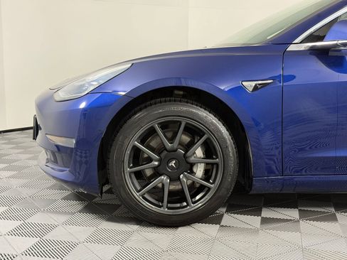 Used 2019 Tesla Model 3 Mid Range image 12