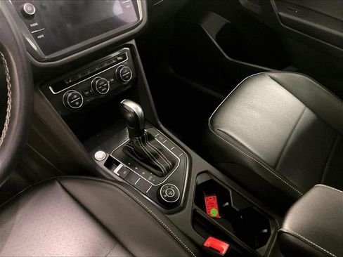 Used 2021 Volkswagen Tiguan SE w/ Panoramic Sunroof Package AWD/4WD image 20