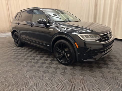 Used 2024 Volkswagen Tiguan SE R-Line image 3