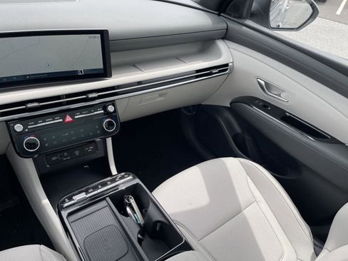 New 2025 Hyundai Tucson Limited image 26
