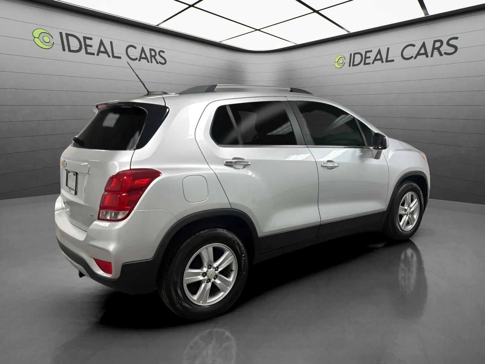 Used 2018 Chevrolet Trax LT w/ LT Convenience Package FWD image 5
