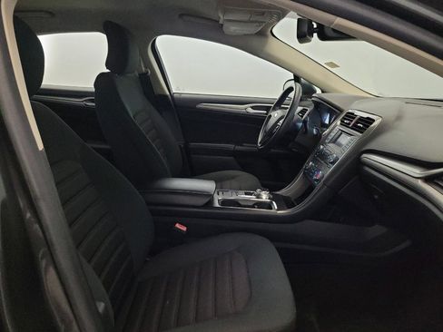 Used 2018 Ford Fusion SE FWD image 21