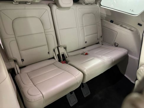 Used 2021 Lincoln Navigator Reserve w/ Luxury Package image 43