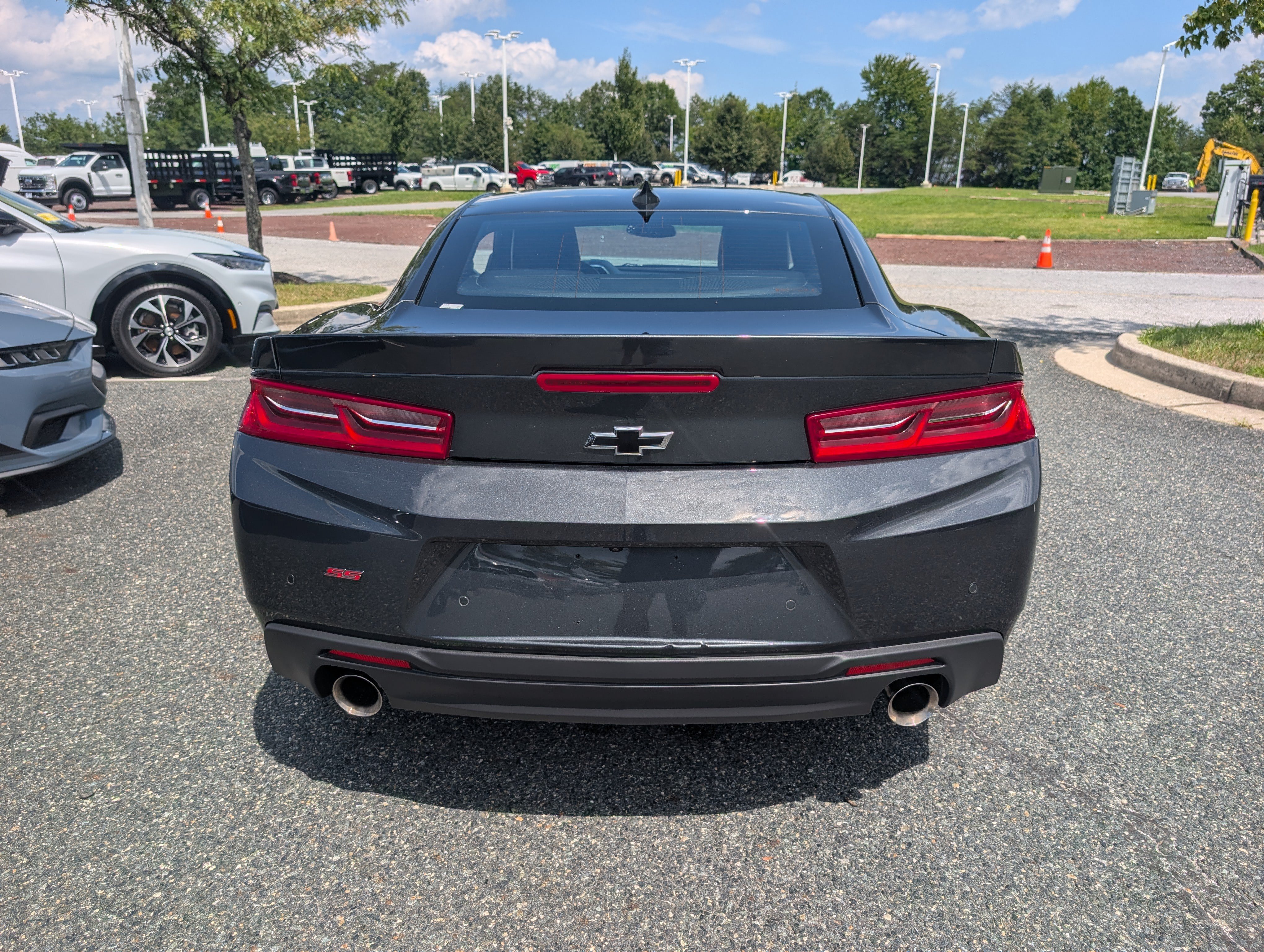 Used 2018 Chevrolet Camaro SS RWD image 5