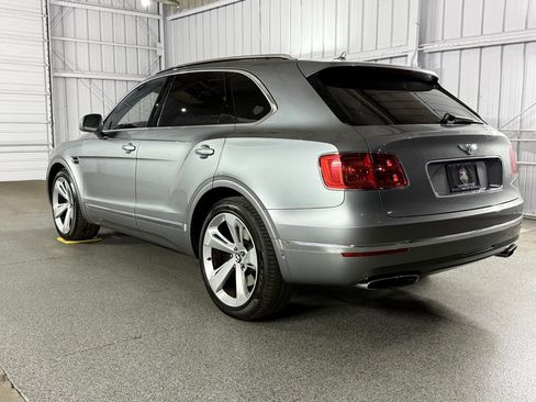Used 2017 Bentley Bentayga AWD/4WD image 10