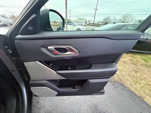 Used 2019 Land Rover Range Rover Velar S image 22