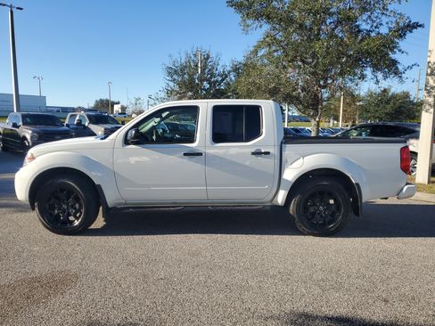 Certified 2020 Nissan Frontier SV w/ Midnight Edition Floor Mats image 9