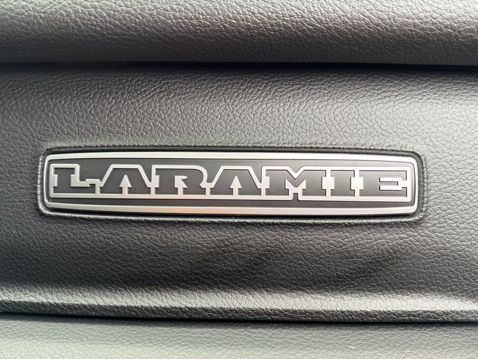 Used 2023 RAM 1500 Laramie AWD/4WD image 12