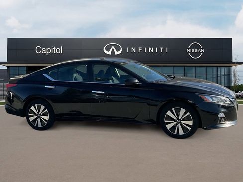 Used 2022 Nissan Altima 2.5 SV image 4