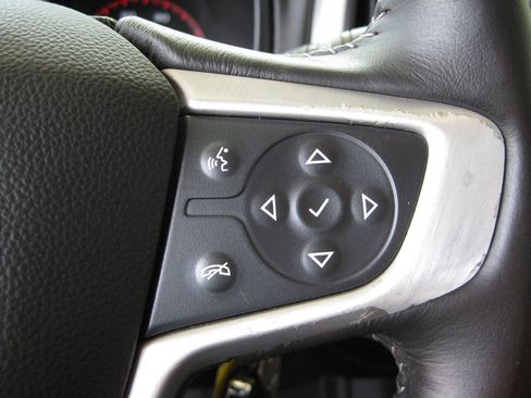 Used 2015 GMC Canyon SLT RWD image 18